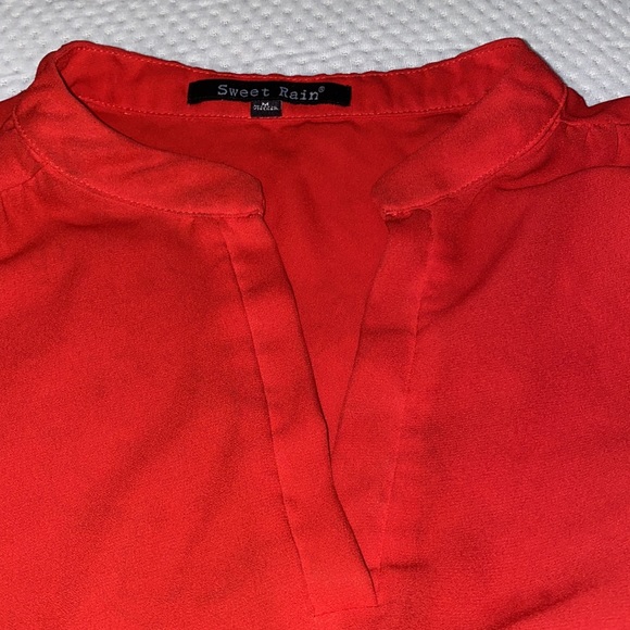 Red blouse - Picture 4 of 4